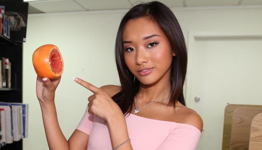Alina Li