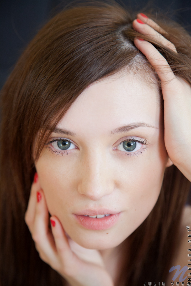 Julie Vee