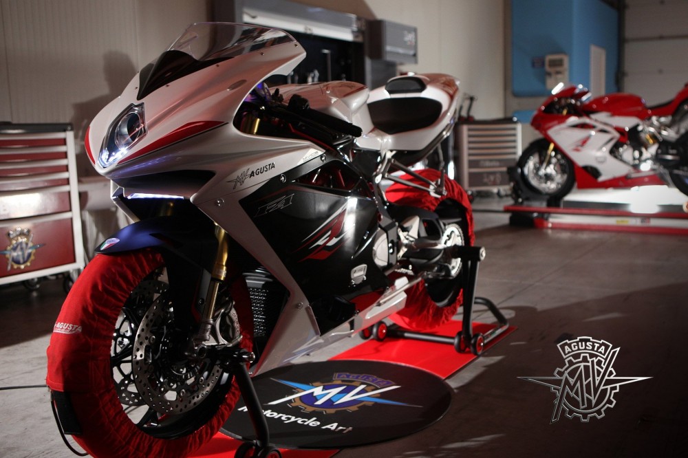 РњРѕС‚РѕС†РёРєР» MV Agusta f4 RR RC